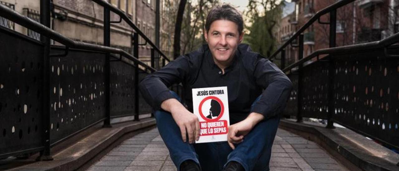 El periodista Jesús Cintora presenta hoy en Sanxenxo su libro “No quieren que lo sepas”.   | // FDV