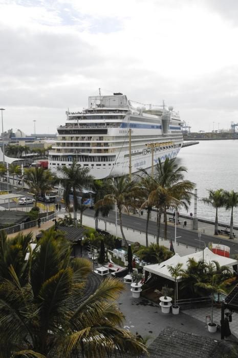 BARCOS TURISMO MUELLE SANTA CATALINA