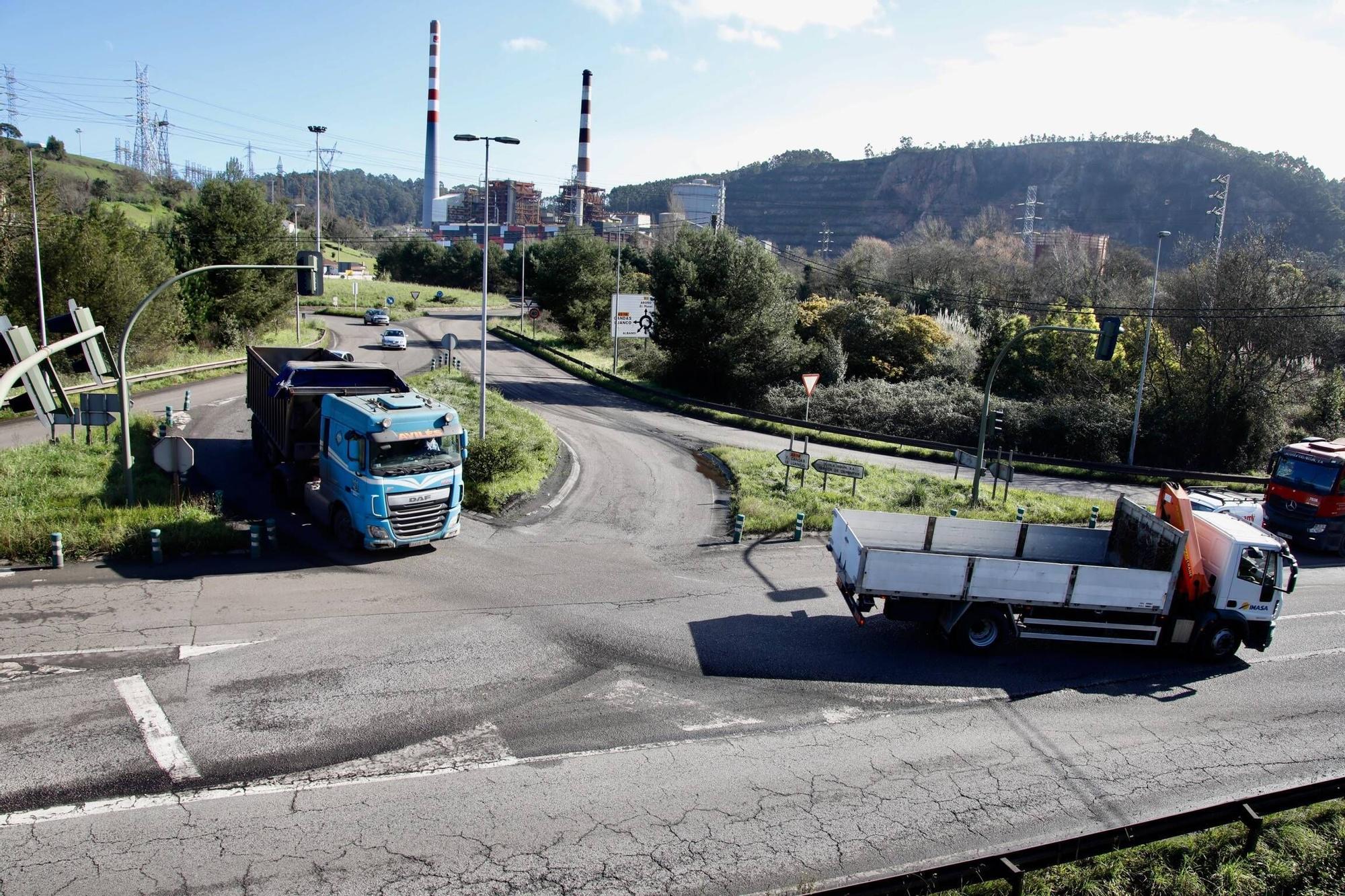 Aplausos y enfado en las dos bocas del túnel de Aboño: así ven en Gijón y Carreño el plan para sacar los camiones de La Calzada (en imágenes)