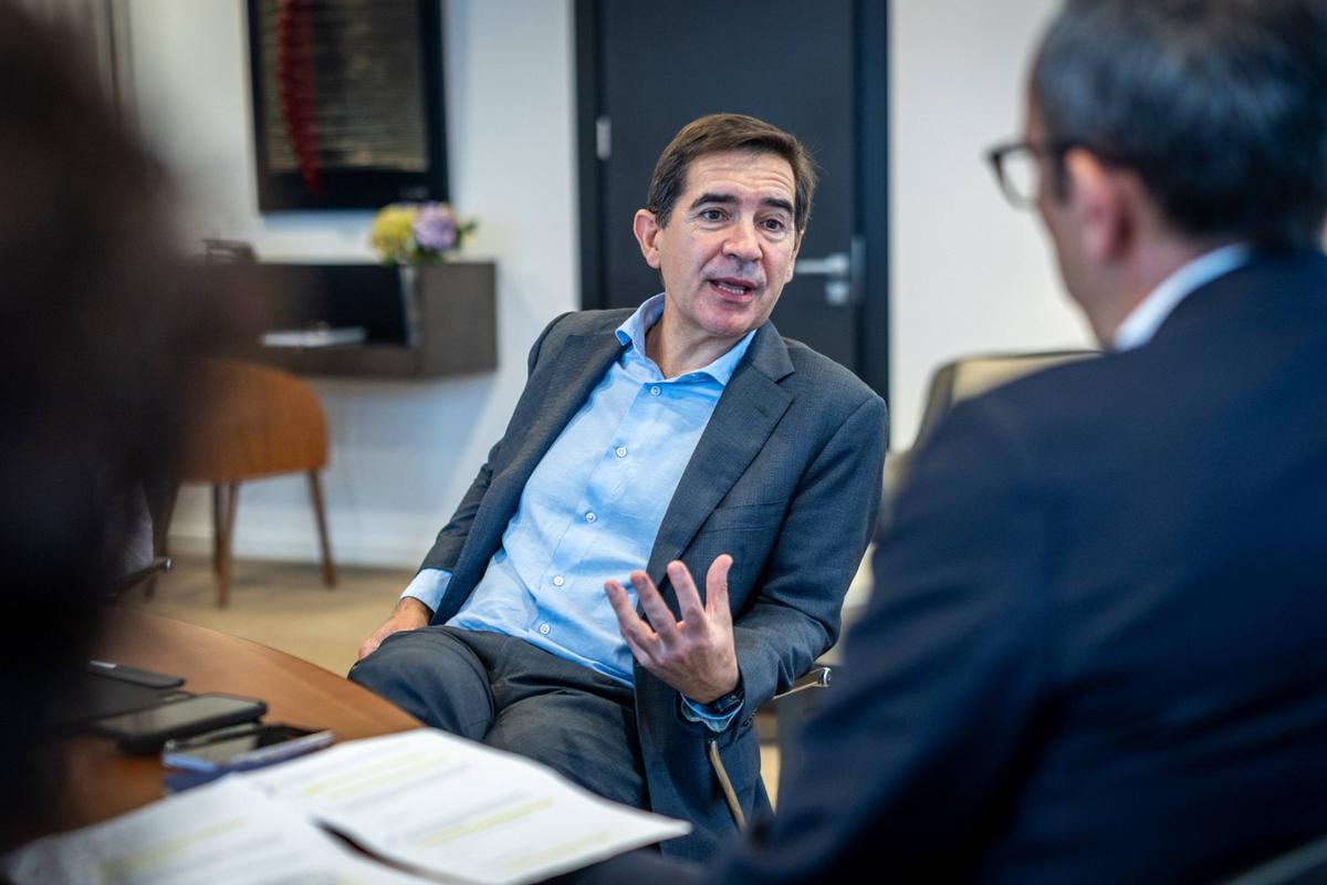 El presidente de BBVA, Carlos Torres, durante su entrevista con EL PERIÓDICO.