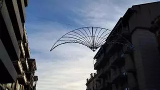Manresa ja té llums de Nadal en alguns vials i l'empresa instal·ladora assegura que seran "espectaculars"