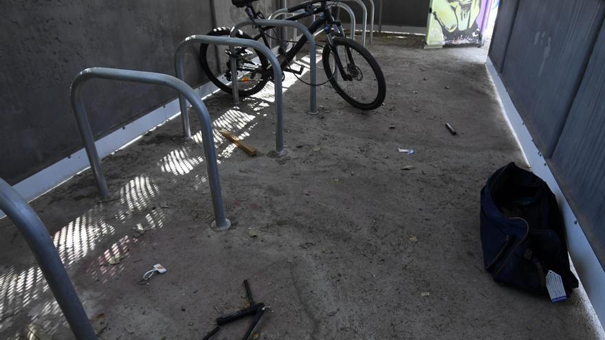 Oleada de robos en los aparcabicis cerrados del Ayuntamiento de Murcia