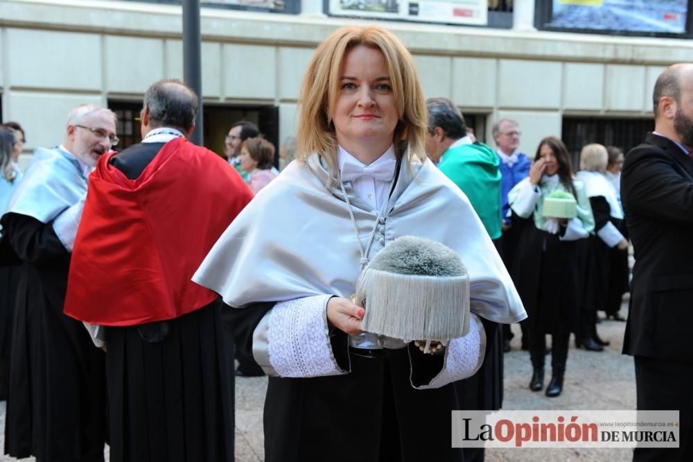 Rosamaría Alberdi, primera enfermera doctora honoris causa de España por la UMU