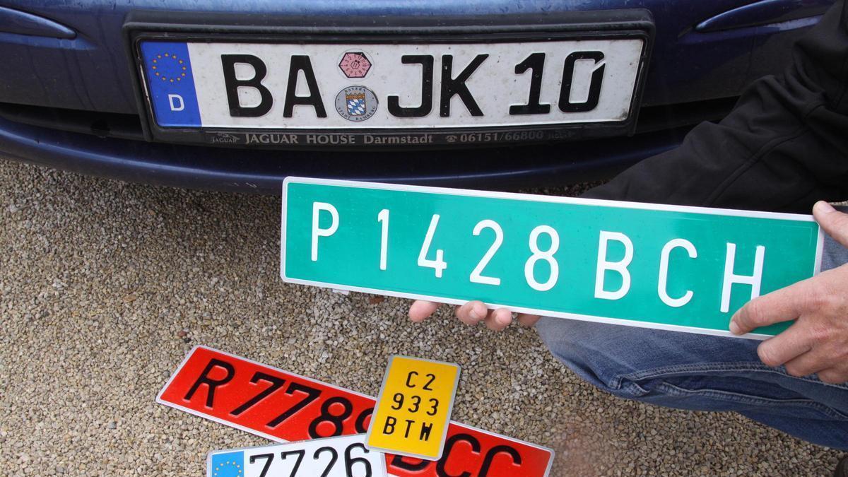 Kennzeichen-D-auf-Mallorca-ummelden-Inselrat-will-den-Stau-bei-der-Beh-rde-bis-Fr-hjahr-2027-aufl-sen