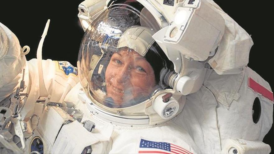 Peggy Whitson ya es la americana con más días en el espacio exterior