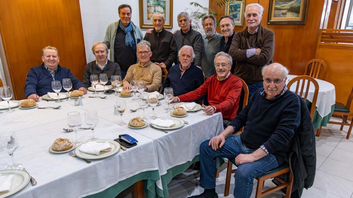 Cocido de la promoción del Preuniversitario del 70-71 del Arcebispo Xelmírez