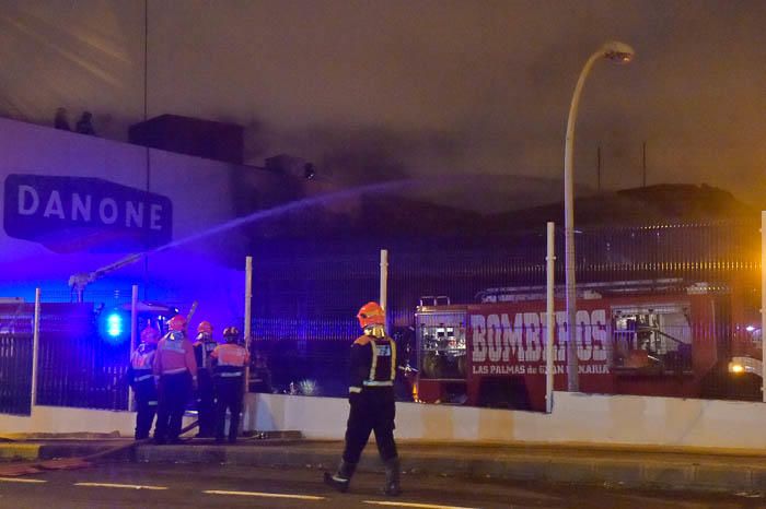 Incendio en la urbanización industrial Las Torres