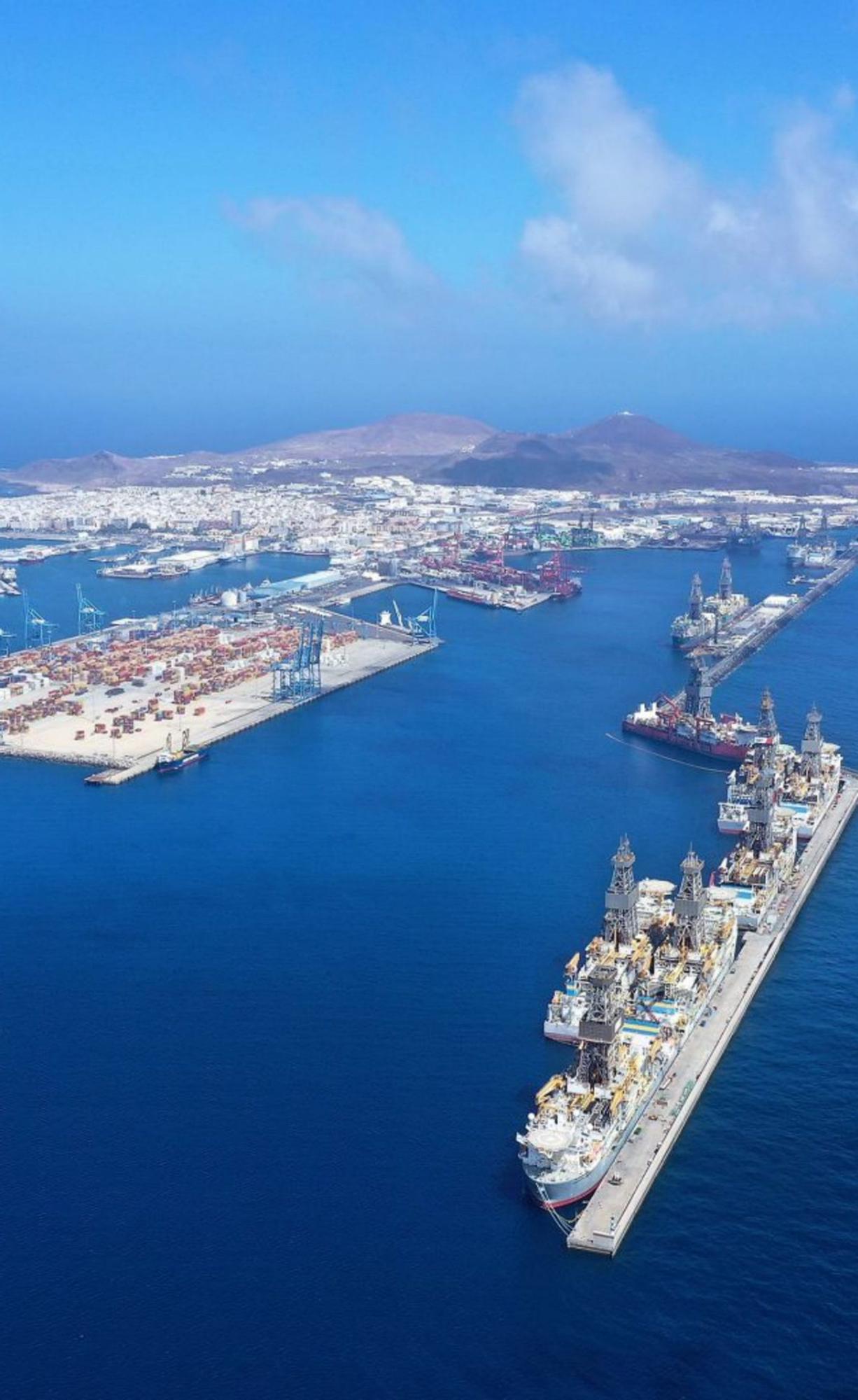 Vista aérea del puerto de La Luz y de Las Palmas.