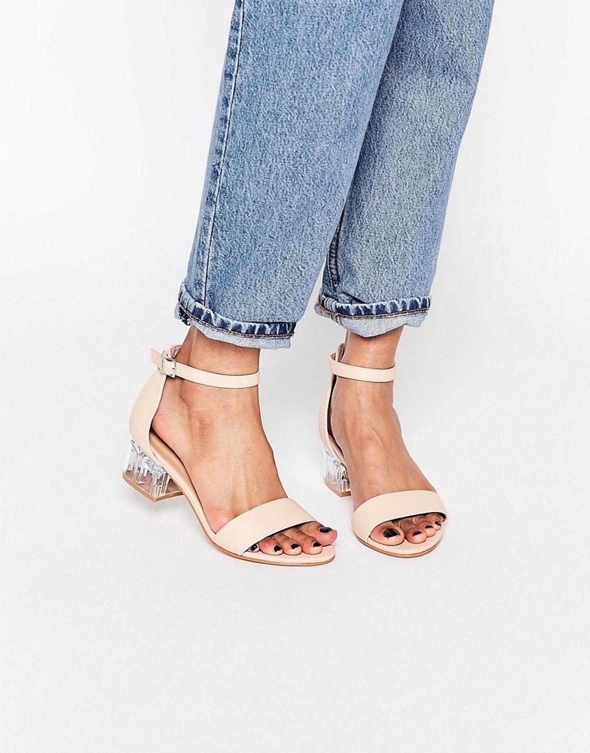 Rebajas 2016, sandalias con tacón transparente de Asos (45,99€)