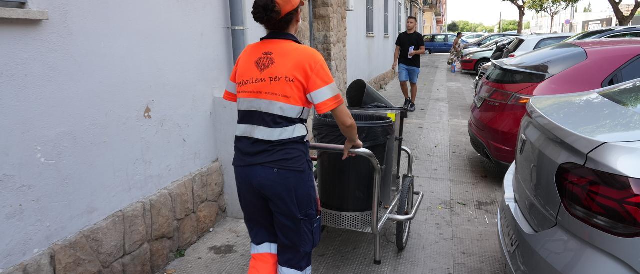 Trabajadores de limpieza de la vía pública de Castelló, beneficiados de las medidas de adaptación horaria