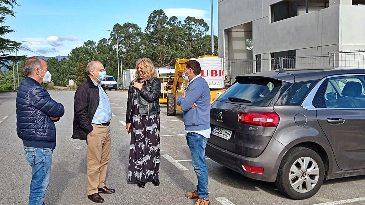 Visita de Sestayo al polígono industrial de Catoira.   | // FDV