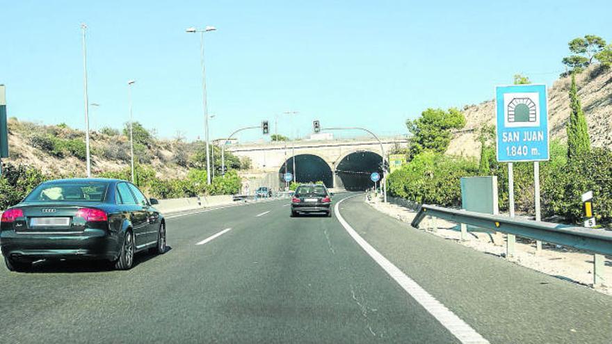Radar del túnel de Sant Joan en la A-70, uno de los dispositivos que hay operativos en la provincia.