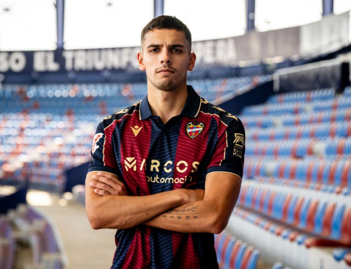 El defensor argentino Matías Moreno