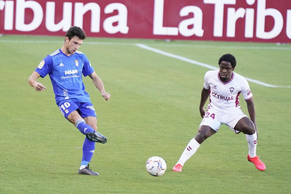 El partido entre el Albacete y el Real Oviedo, en imágenes