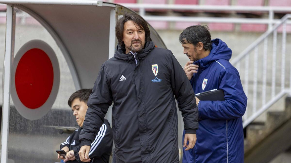 BARBADÁS COMPOSTELA SECHO | El calendario pone a prueba al Compostela: «Nos viene bien competir»