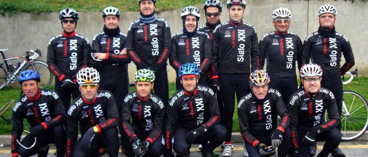 Imagen de archivo de los integrantes del Club Ciclista Siglo XXI.