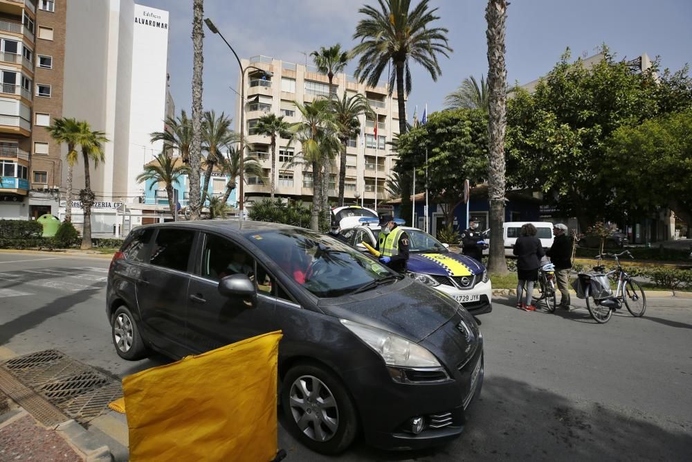 La Policía Local de Torrevieja impone cien multas por incumplir la cuarentena