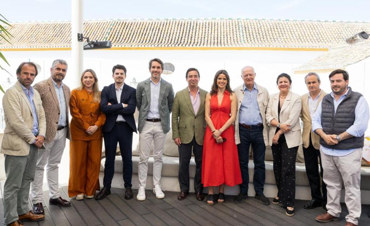 Diferentes profesionales del mundo de la comunicación que forman parte del jurado taurino de Malandro.