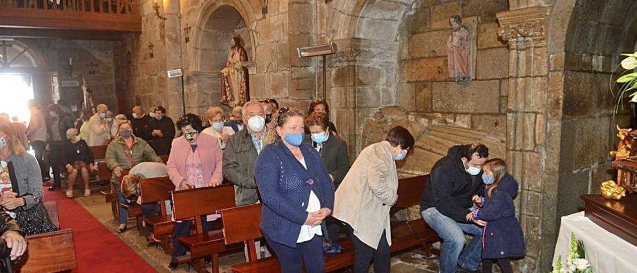 Fieles asistentes a la celebración litúrgica.