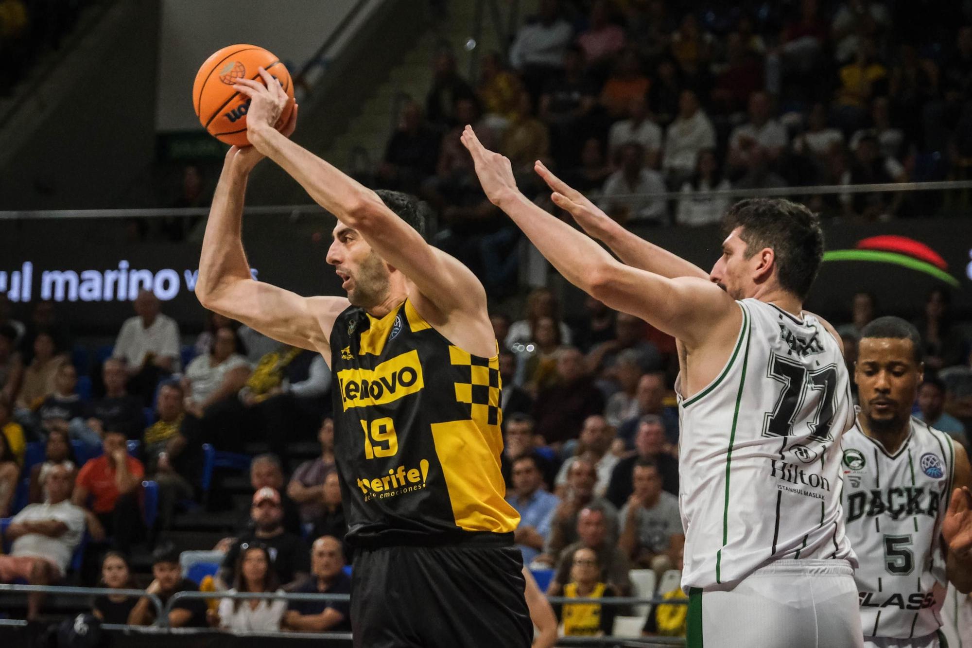 Partido Lenovo Tenerife - Darussafaka, en imágenes