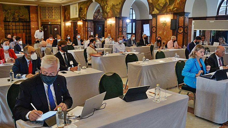 La tecnología permitió la participación telemática en el Foro.