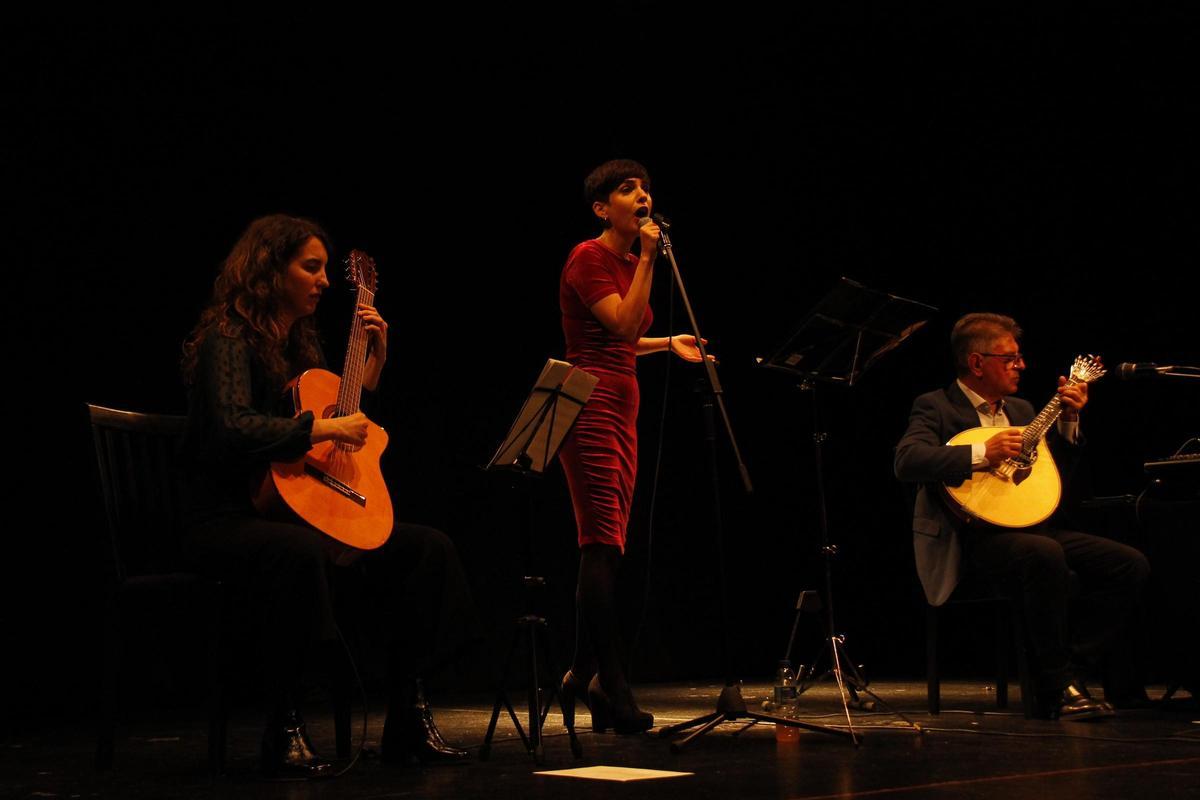 Abril, Fado Atlántico en un concierto.