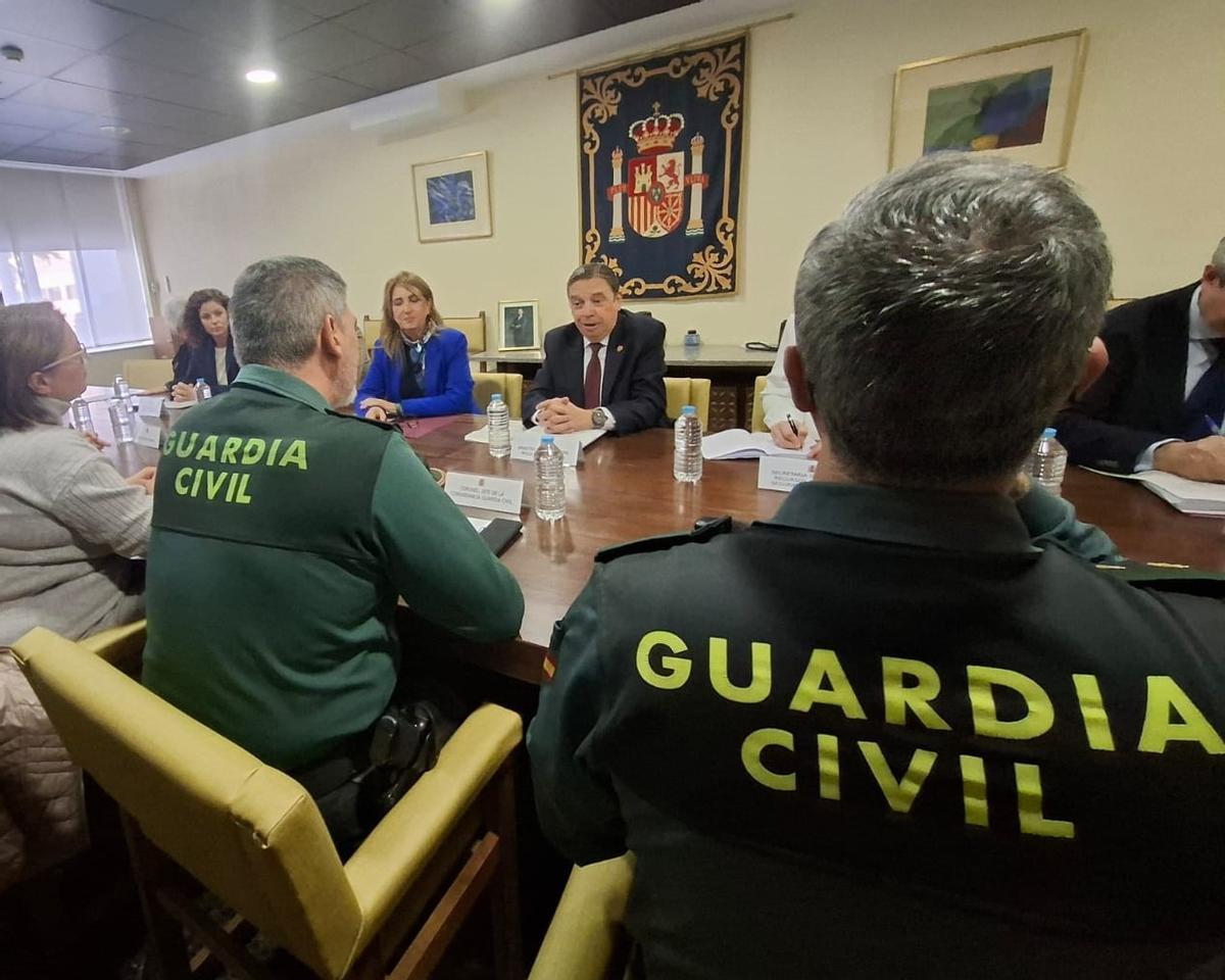 Luis Planas ha participado en la reuión celebrada en la Subdelegación del Gobierno para analizar el dispositivo de seguridad en el campo.