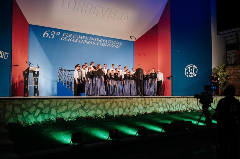 Las Eras de la Sal acogieron una espectacular gala coral con lo mejor del Certamen Internacional de Habaneras y Polifonía de Torrevieja antes de dar a conorcer los premios