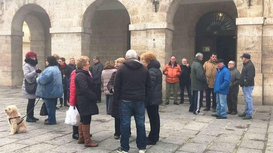 Jubilados se manifiestan contra la subida del 0,25% de las pensiones