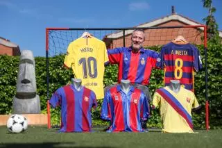 Jordi Castells, coleccionista de camisetas históricas del Barça: "Podría venderse por 100.000 o 200.000 euros"
