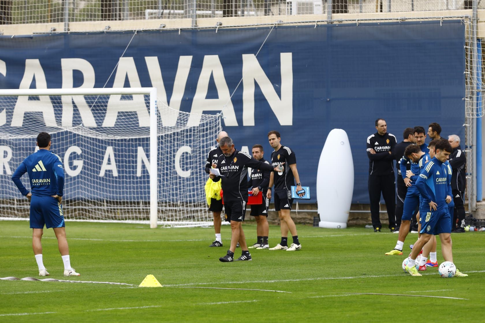 En imágenes | Primer entrenamiento de Emilio Larraz con el primer equipo del Real Zaragoza