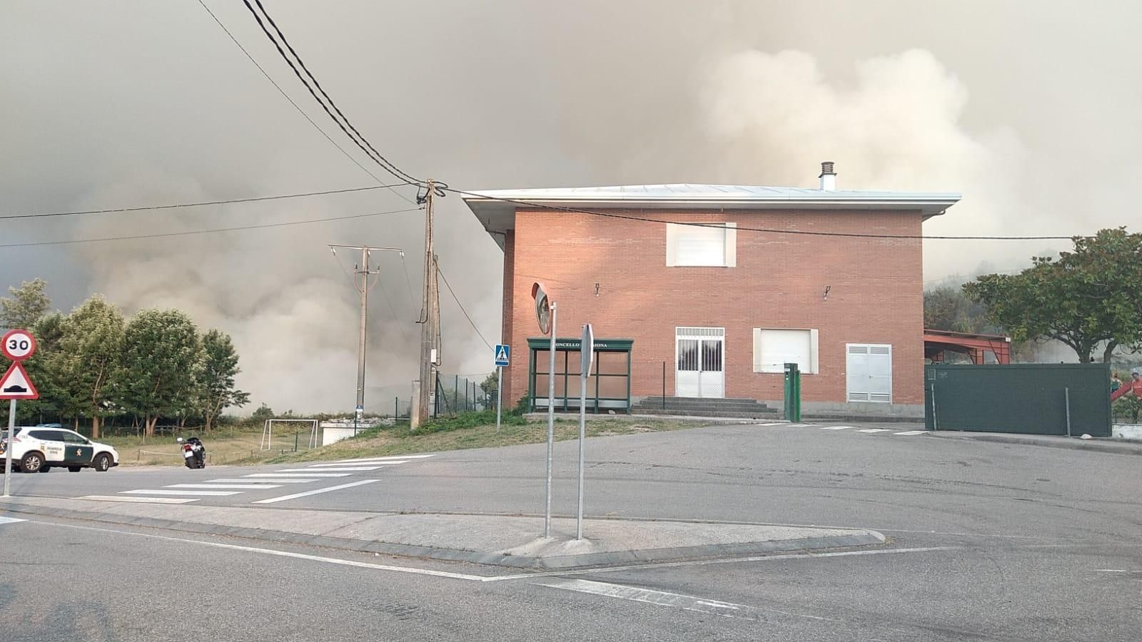 Un incendio calcina 50 hectáreas en Baiona