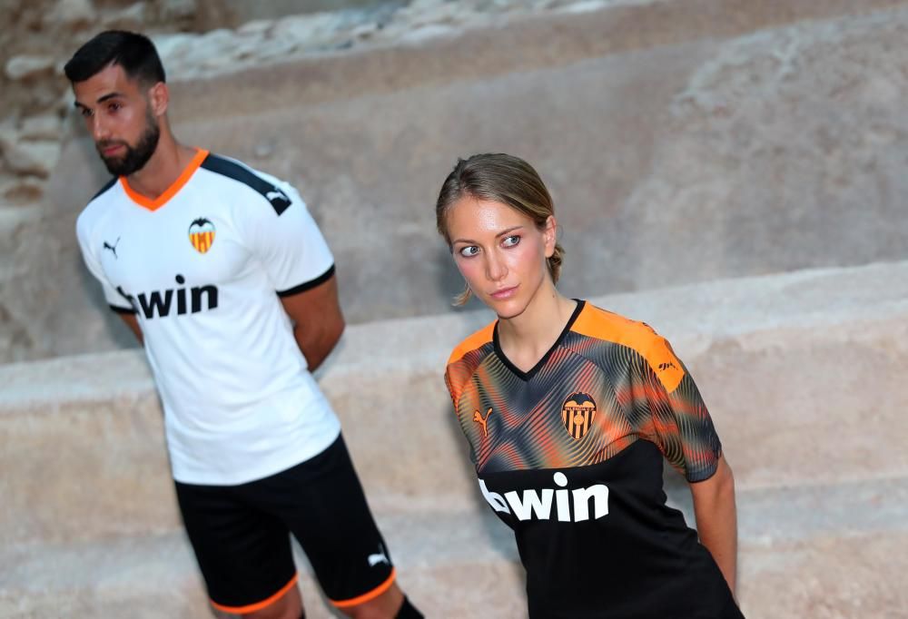 Así es la nueva equipación del Valencia CF para la temporada 2019/2020