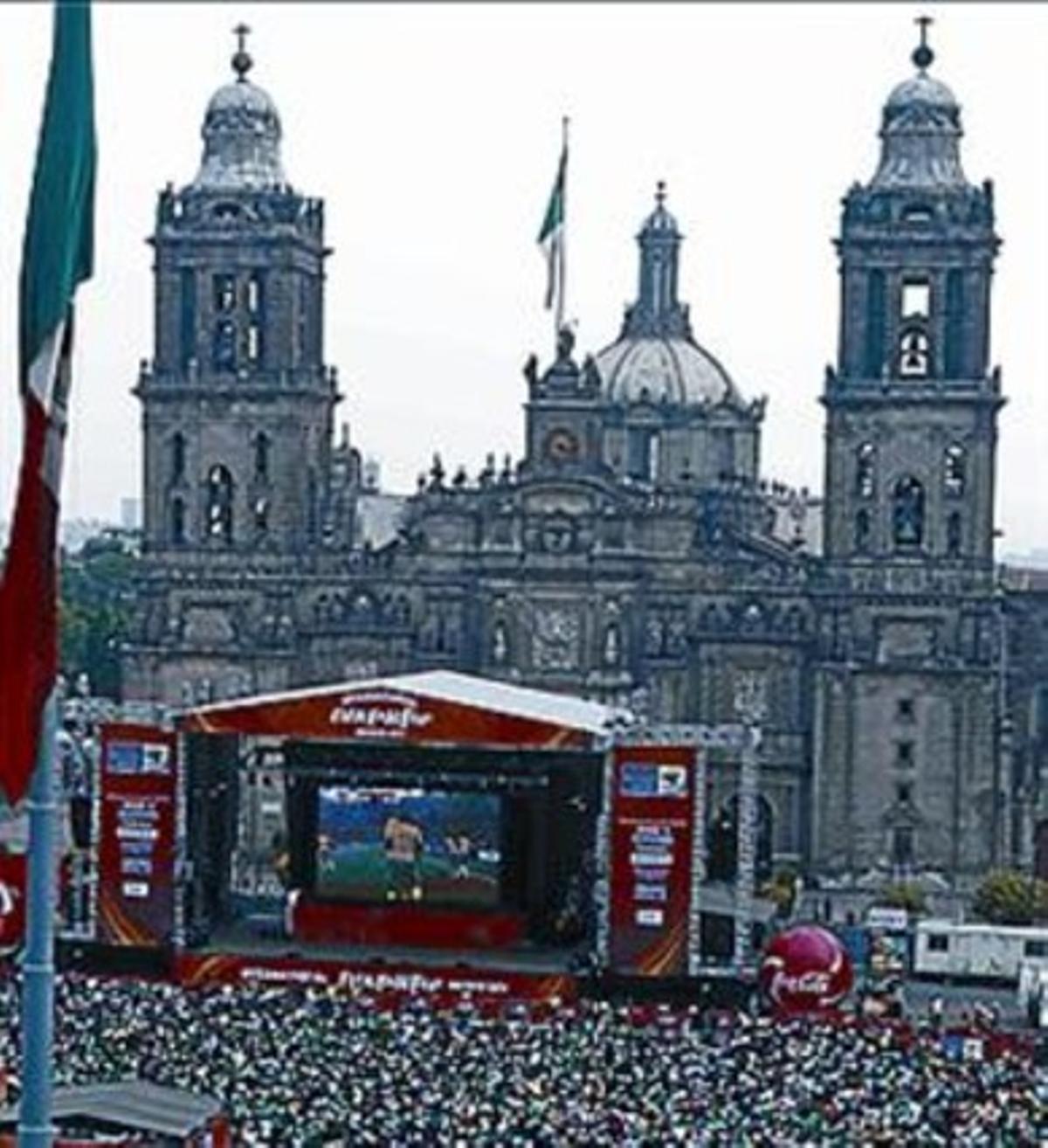 Pantalla a la plaça del Zócalo.