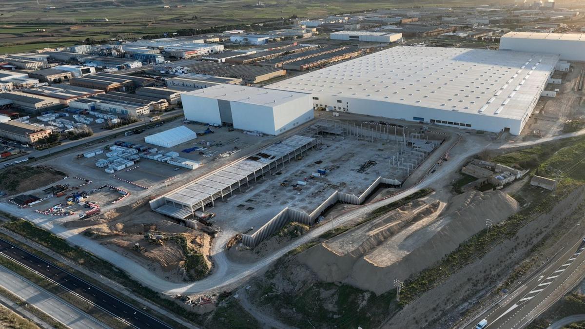 Vista aérea del nuevo complejo logístico de Inditex situado en el polígono industrial de Malpica en Zaragoza, que alcanza una superficie total de 38 hectáreas.