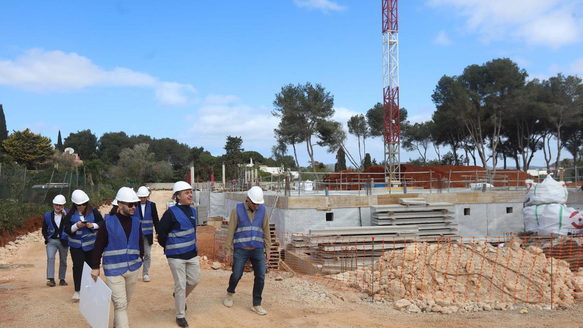 Visita a las obras del futuro colegio de Santa Eulària, el CEIP Es Faralló.