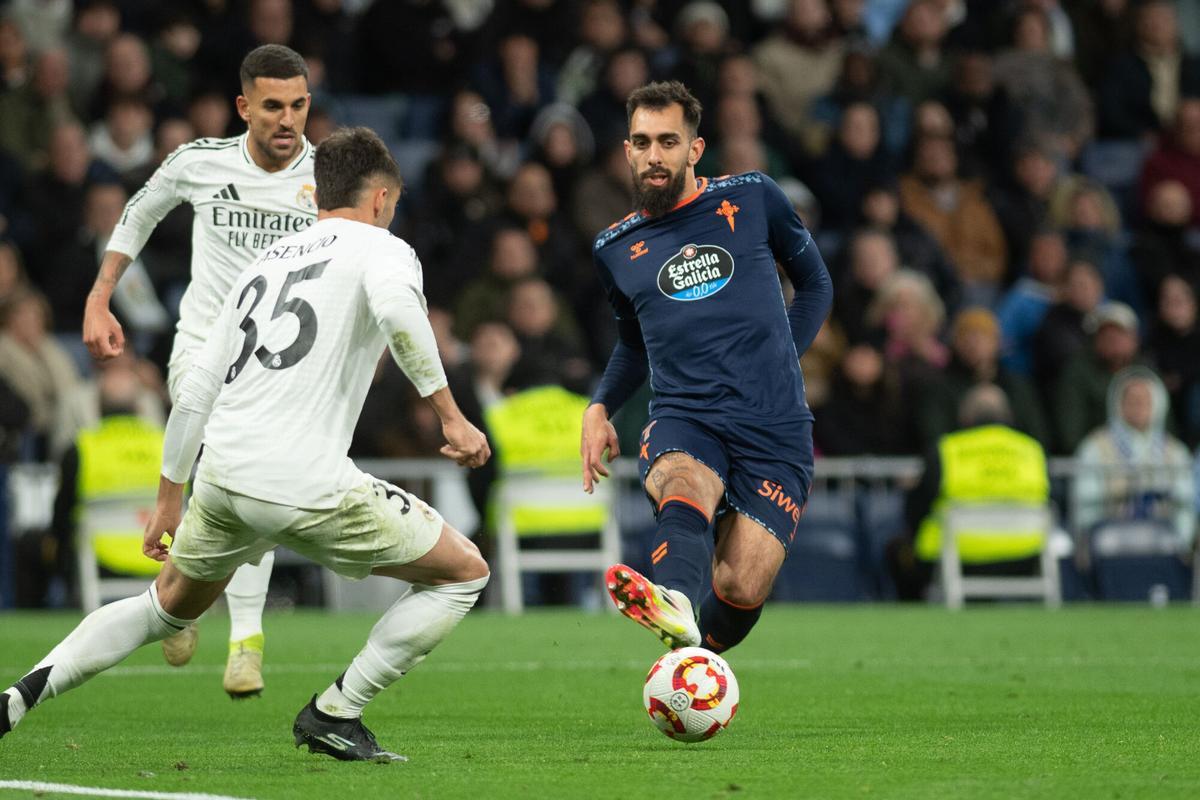 Partido de octavos de final de la Copa del Rey entre el Real Madrid y el Real Club Celta de Vigo, disputado en el estadio Santiago Bernabéu. Borja Iglesias.. FUTBOL.