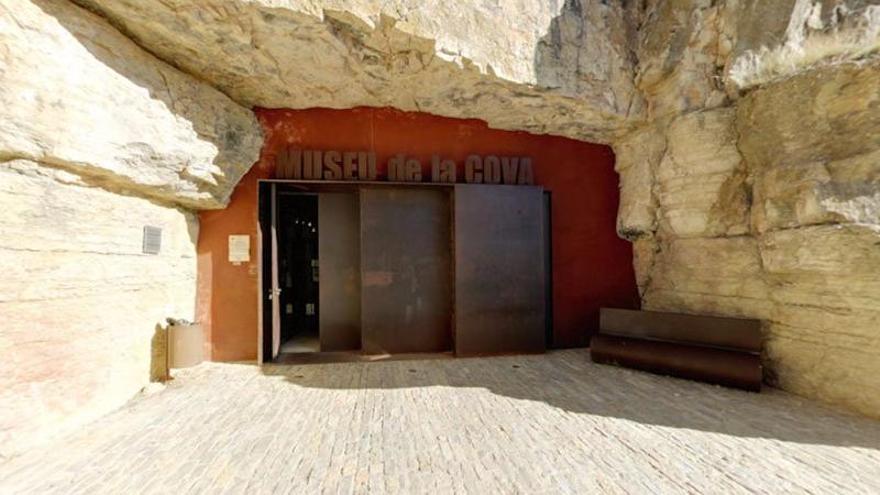 Cueva del castillo de Ares del Maestrat.