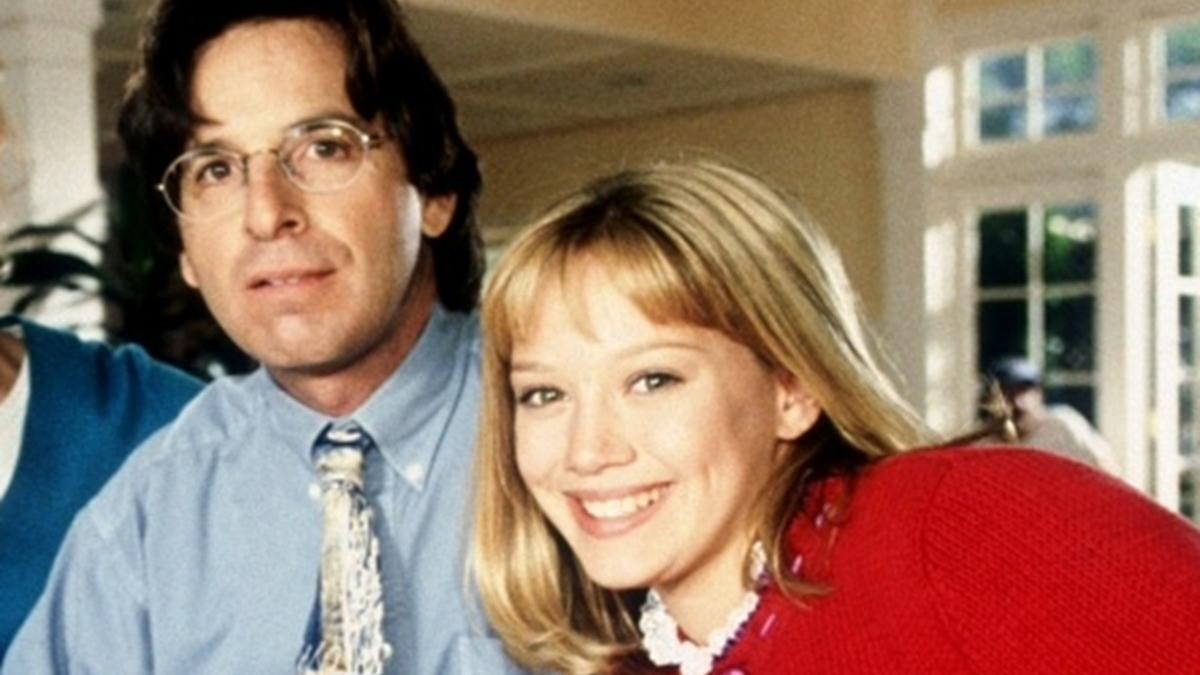 Robert Carradine y Hilary Duff