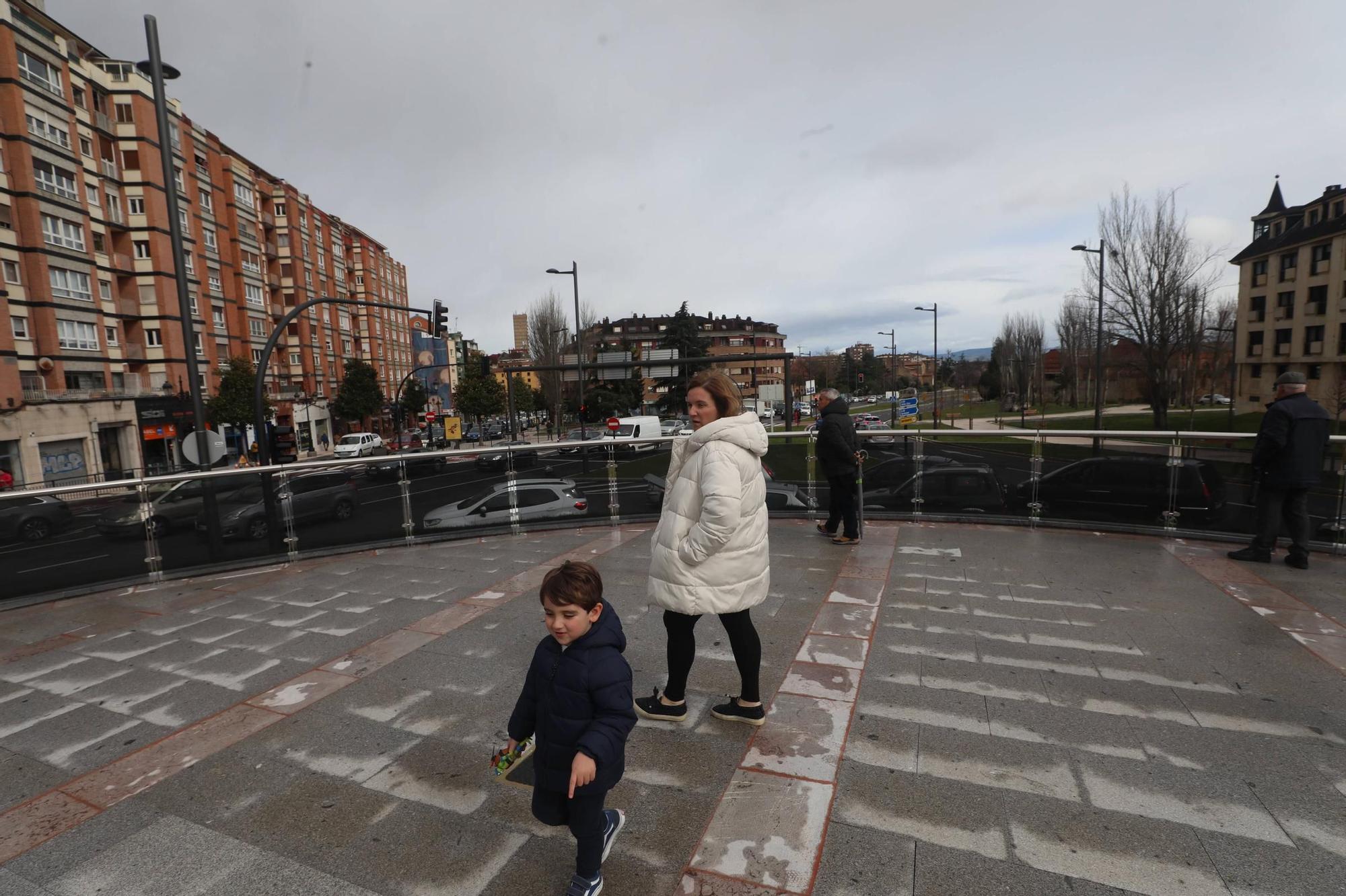 EN IMÁGENES: La nueva plaza de la Cruz Roja de Oviedo ya está abierta al público