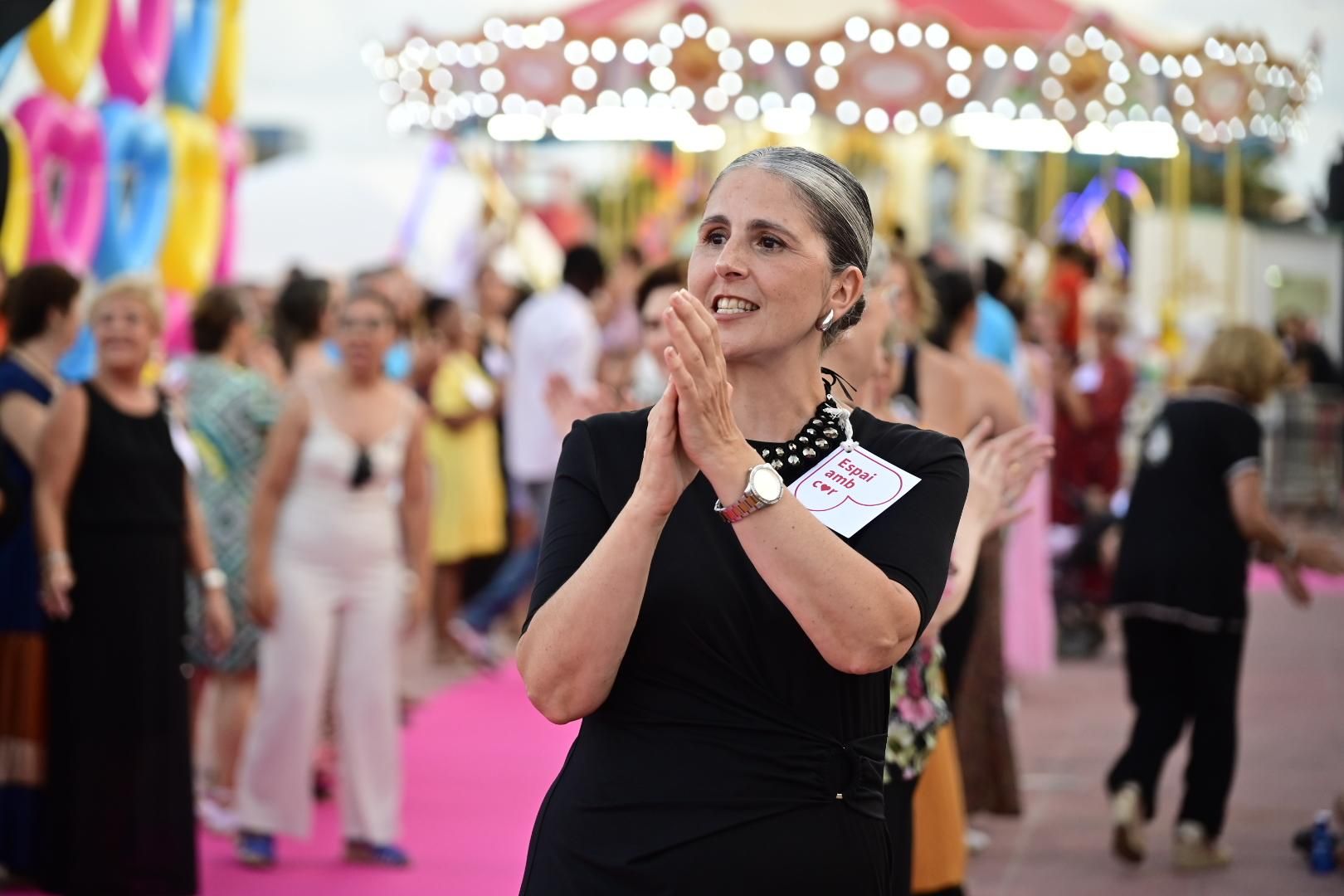 El Moll de Costa se viste de moda con el desfile solidario de Cáritas