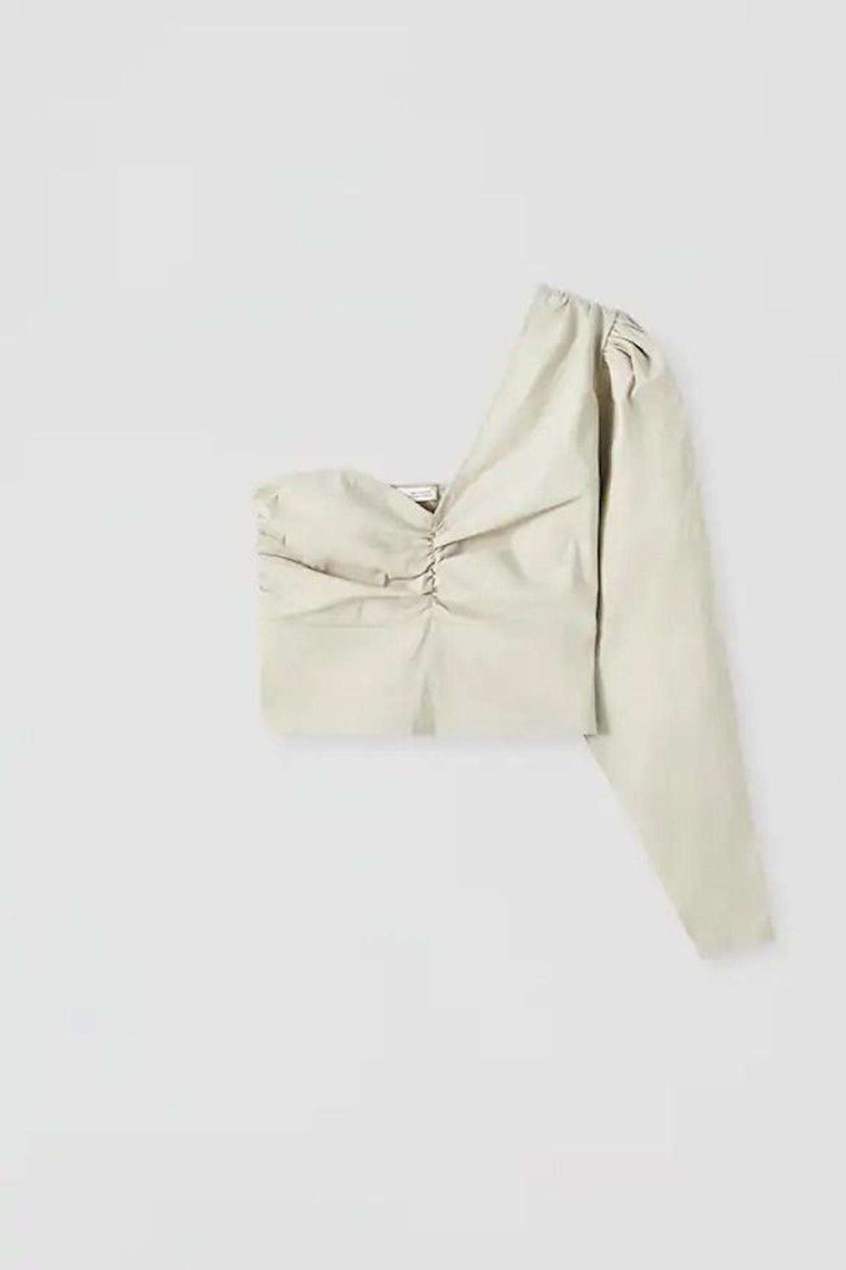 Top asimétrico, de Pull&Bear