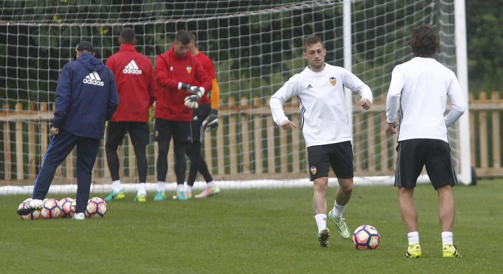 Entrenamiento del Valencia en Marlow