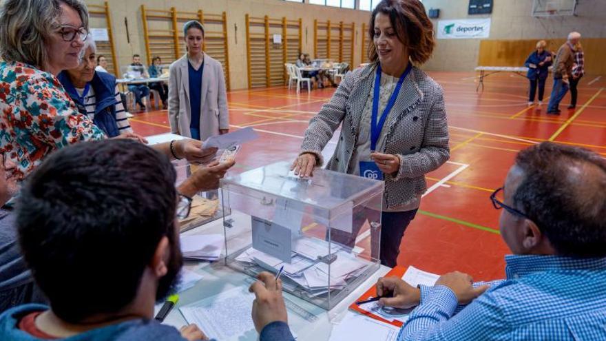 La popular Emma Buj, alcaldesa de Teruel en funciones, obtuvo la mayoría absoluta en la ciudad más grande de Aragón. | EL PERIÓDICO