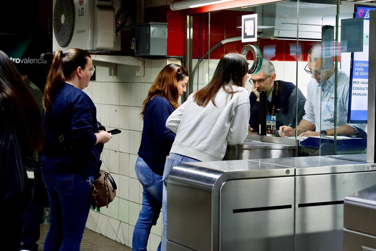 Caos en Metrovalencia: una avería eléctrica interrumpe la circulación en plena jornada de huelga