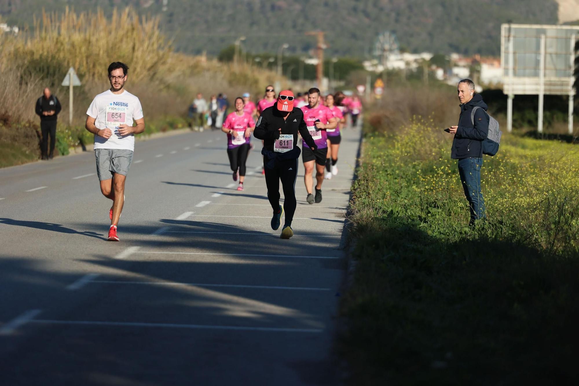 ¡Búscate en nuestra galería de fotos de la carrera 10K de Platja d'en Bossa!