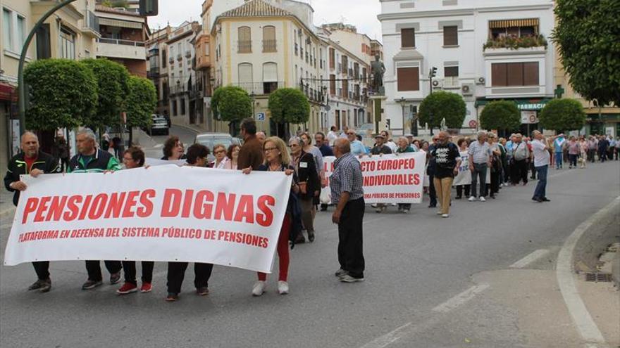 Unos 150 personas se manifiestan para reclamar pensiones dignas