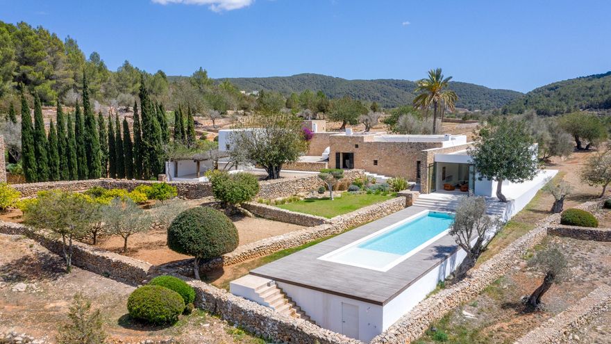 A la venta por 10,8 millones de euros una casa ibicenca de 500 años