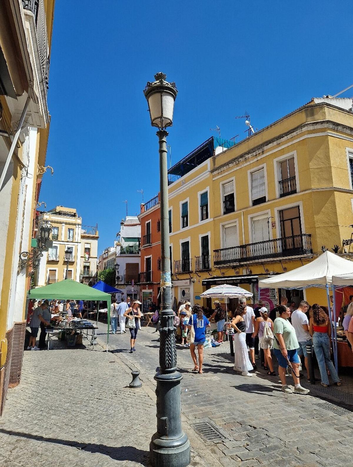 La calle Feria durante un jueves por la mañana.