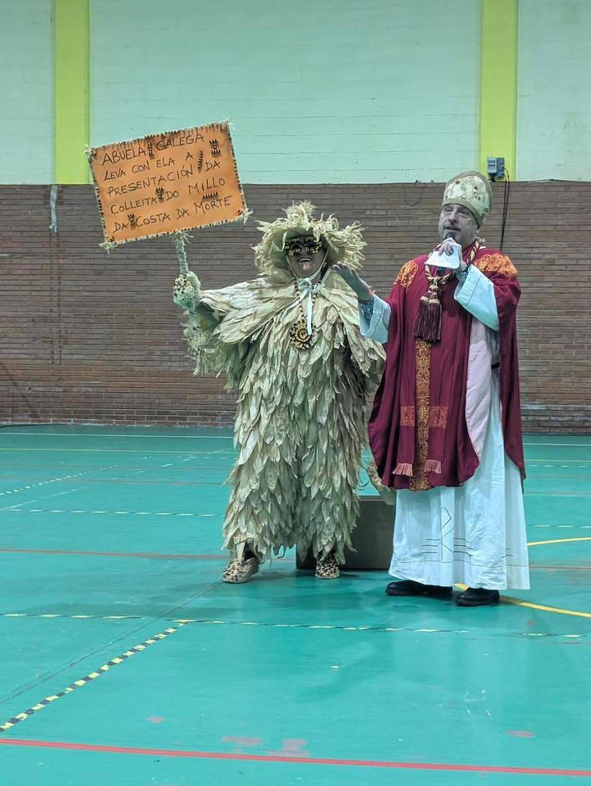 O humorista Isi presentou a gala de Entroido en Muxía.